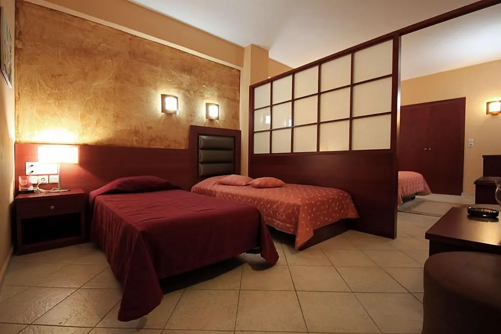 SUITE CAPACITY 4 Room, City Life Port Hotel, Crete