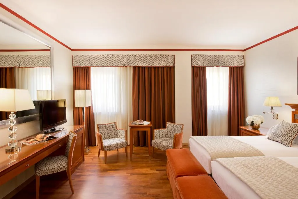 Double or Twin DELUXE Room, Starhotels Metropole, Rome