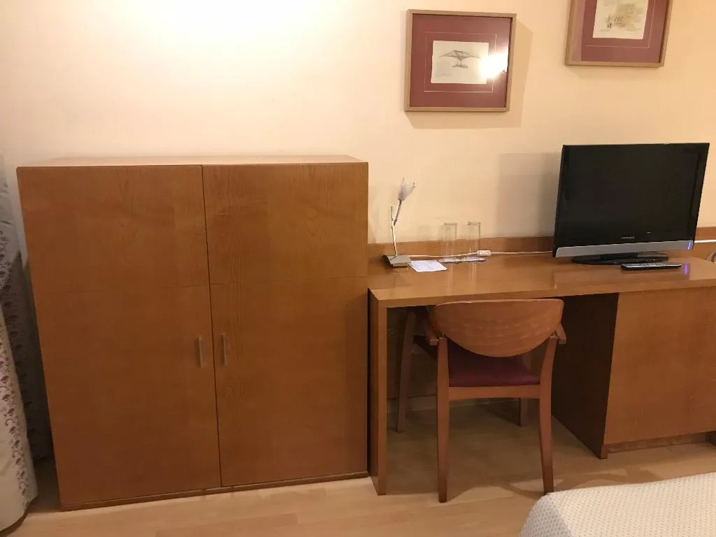 TWIN STANDARD Room, Alfonso VIII, Madrid