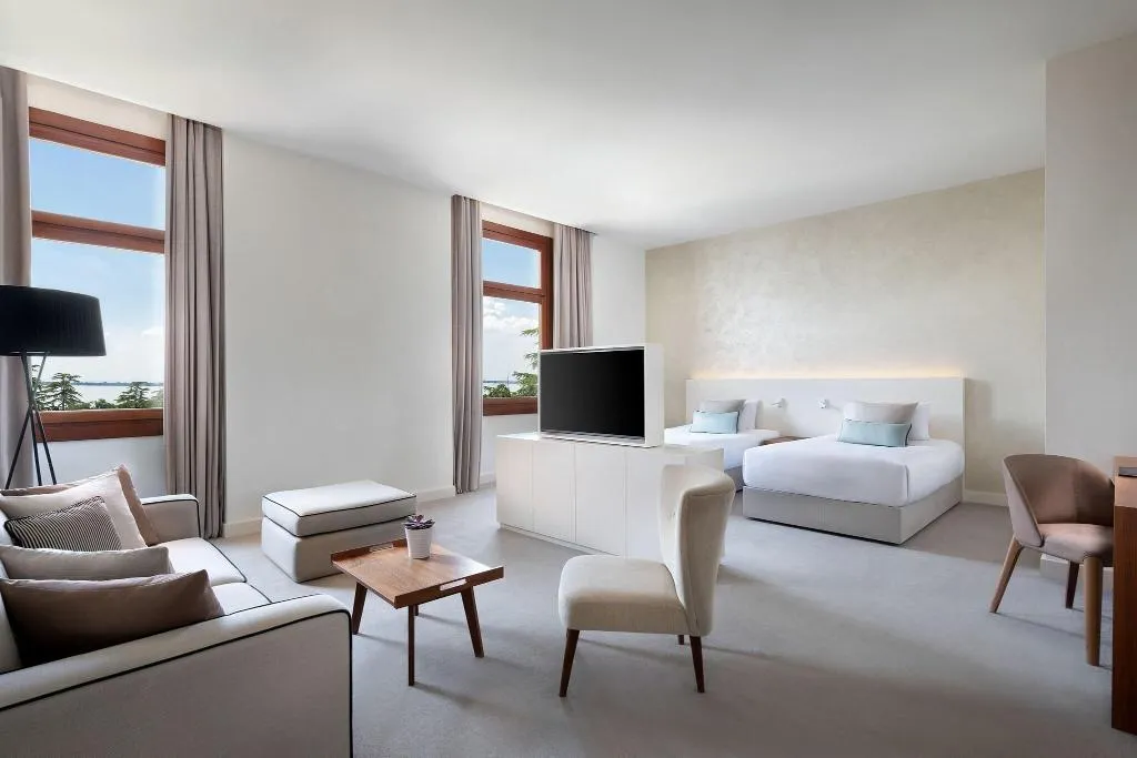 TWIN PREMIUM Room, JW Venice, Venice