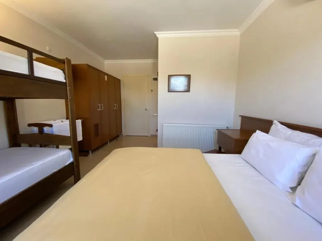 FAMILY ROOM STANDARD Room, Ayisigi Otel, Izmir