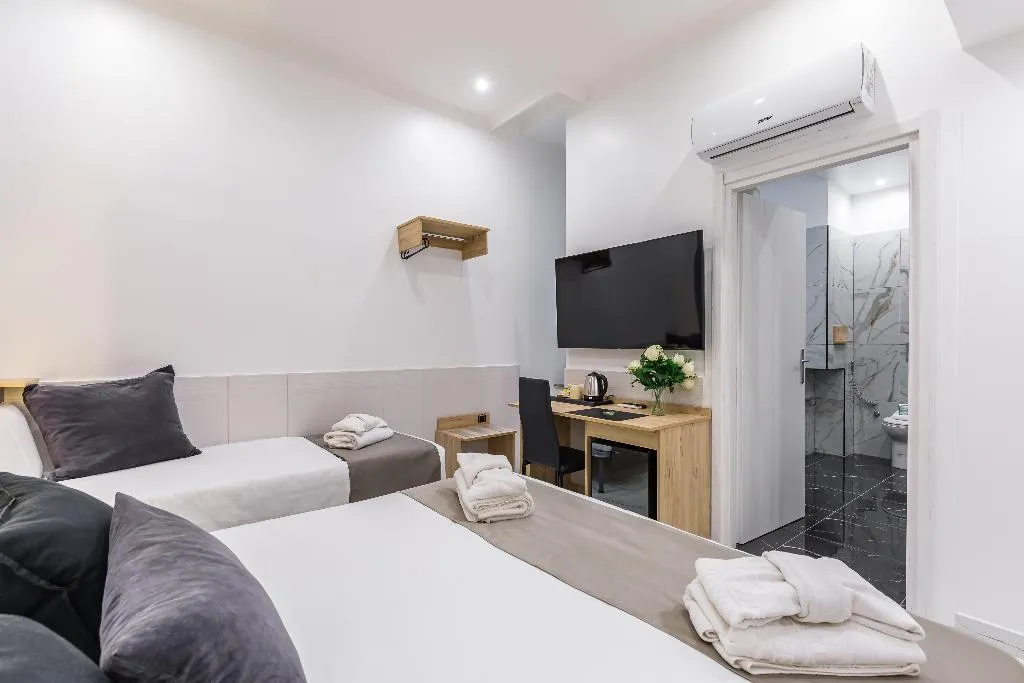 TRIPLE TWO BEDS Room, Sant'Angelo Suites, Naples