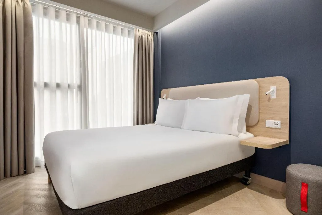 DOUBLE QUEEN SIZE BED Room, Holiday Inn Express Porto Boavista, Porto