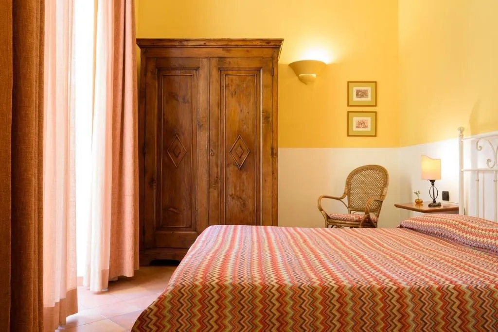 Room, Mergellina, Naples