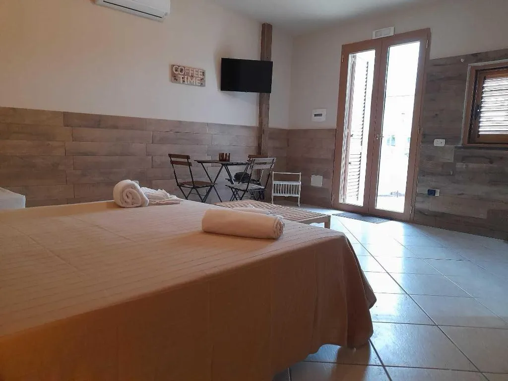 Room, City Pompei Accommodations, Naples