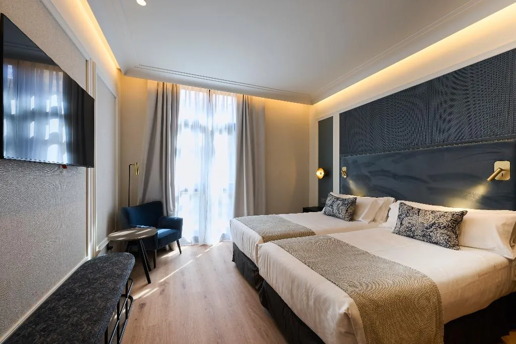 DOUBLE SINGLE USE SUPERIOR Room, Catalonia Plaza Cataluña, Barcelona