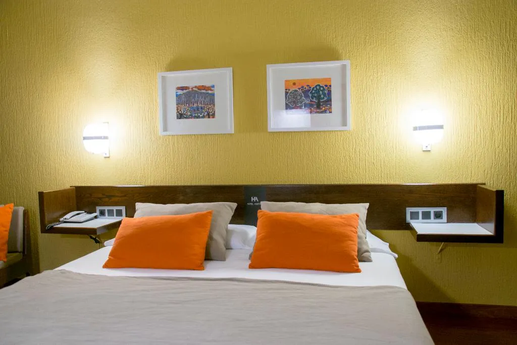 DOUBLE STANDARD Room, America Igualada, Barcelona