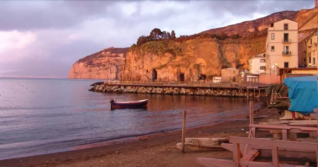 Beach, L'Approdo, Naples