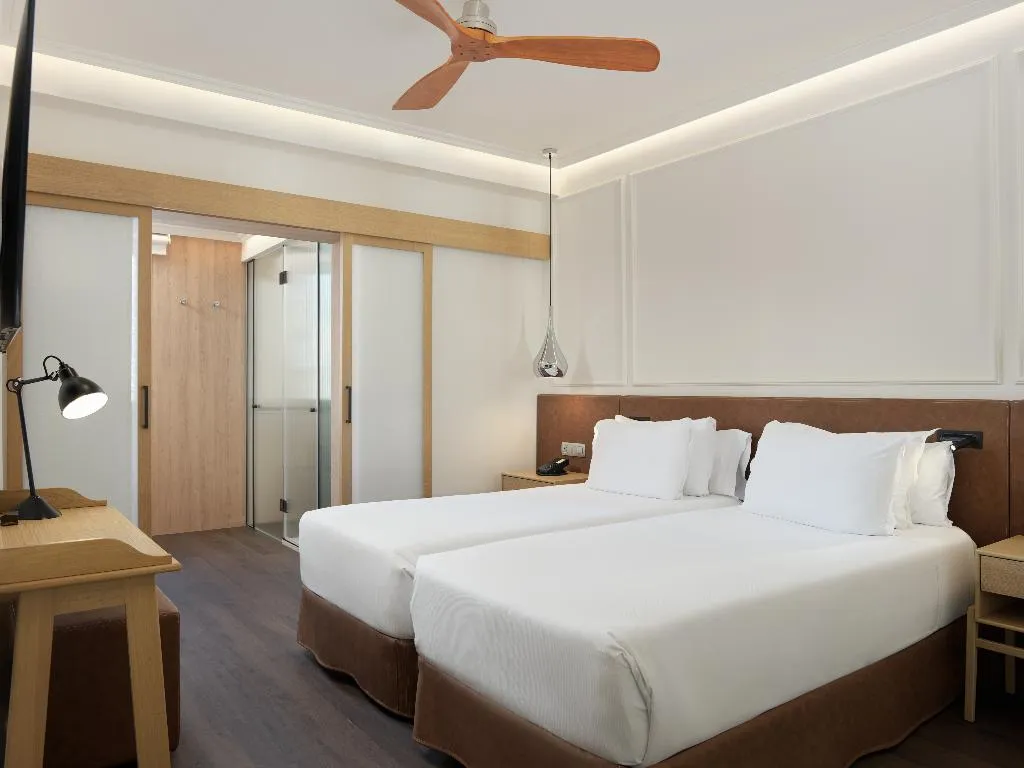 DOUBLE SINGLE USE SUPERIOR Room, H10 Universitat, Barcelona