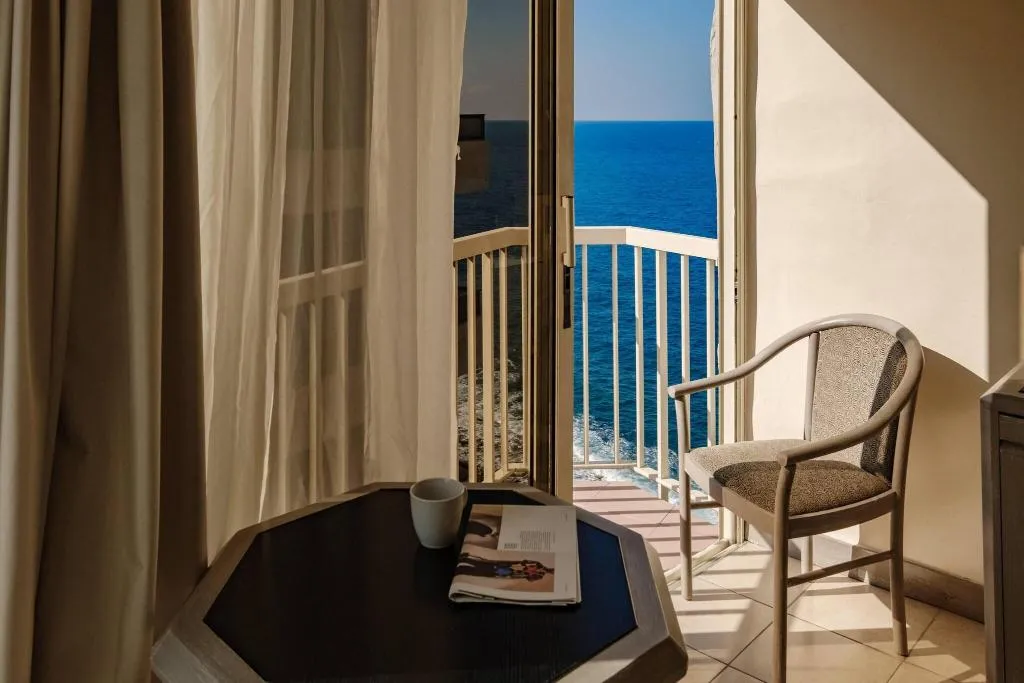 TWIN PARTIAL SEA VIEW Room, Diplomat, Malta