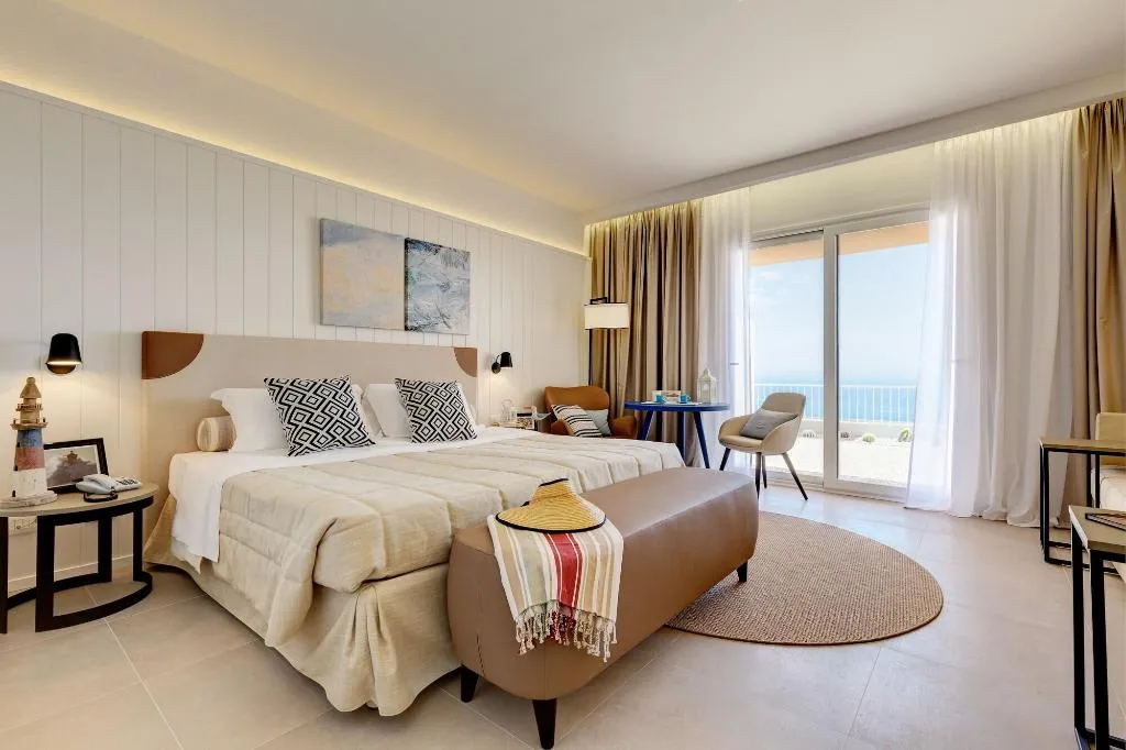 FAMILY ROOM SEA VIEW Room, Mangia's Torre del Barone Resort, Catania