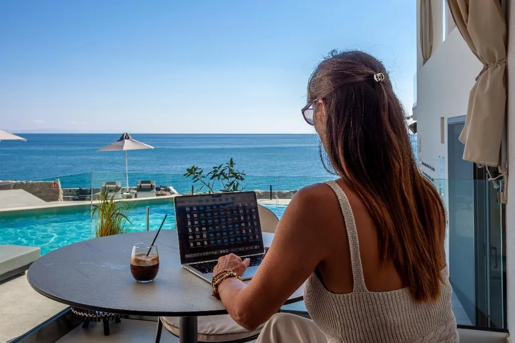 SUITE DELUXE SEA VIEW Room, Akrotiri Olympus Luxury Suites, Thessaloniki