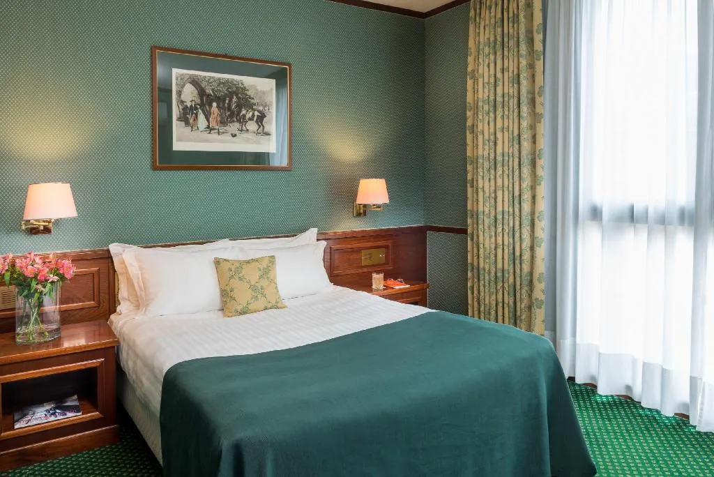 Room, Leonardo Hotel Milan City Center, Milan