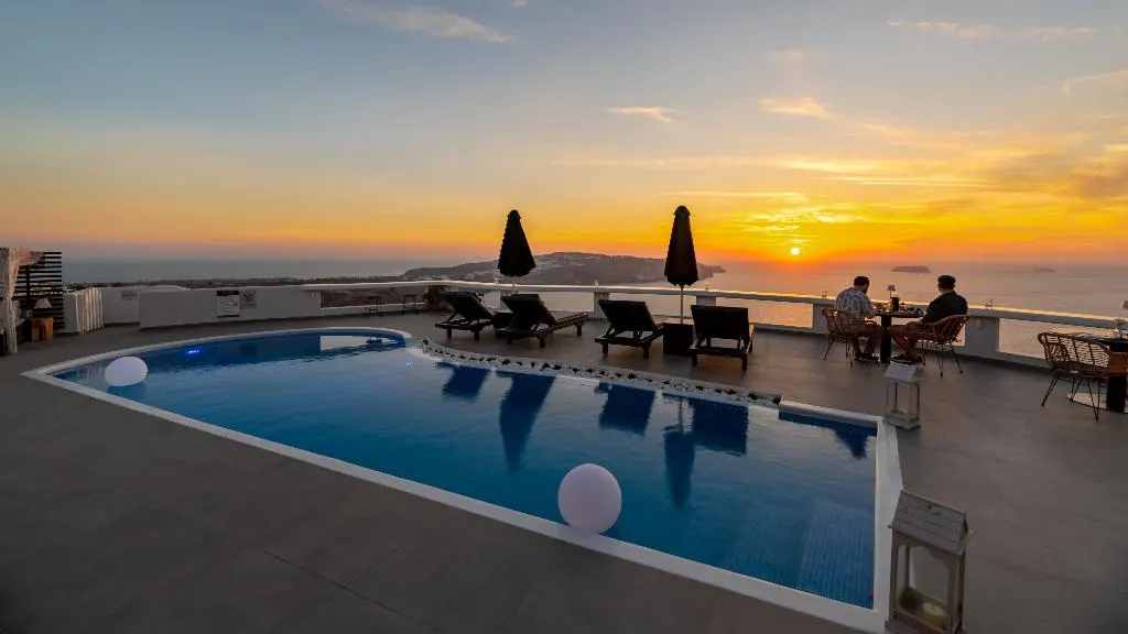 Pool, Athermi Suites, Santorini