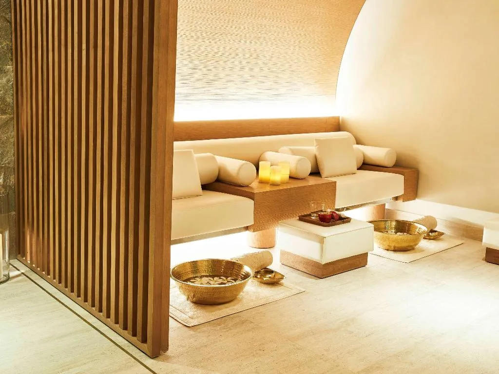 Sports and Entertainment, Raffles The Palm Dubai, Dubai