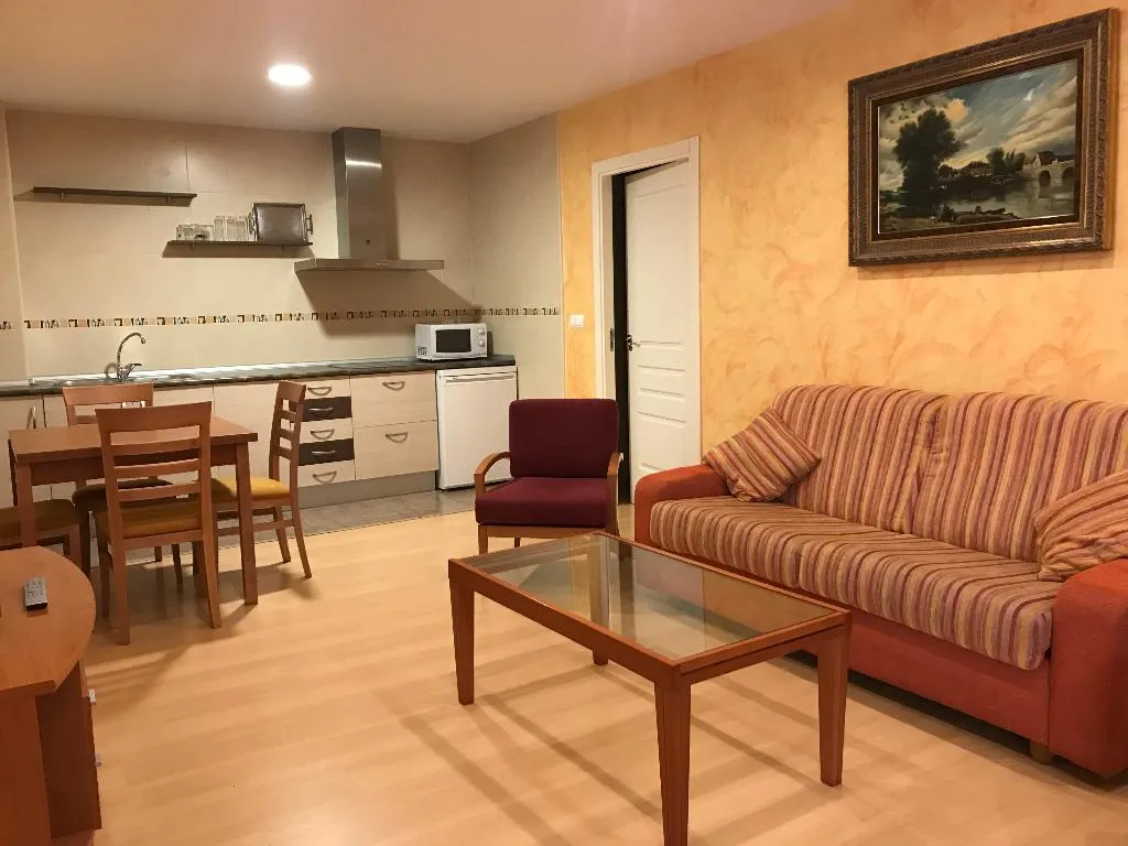 APARTMENT CAPACITY 4 Room, Alfonso VIII, Madrid