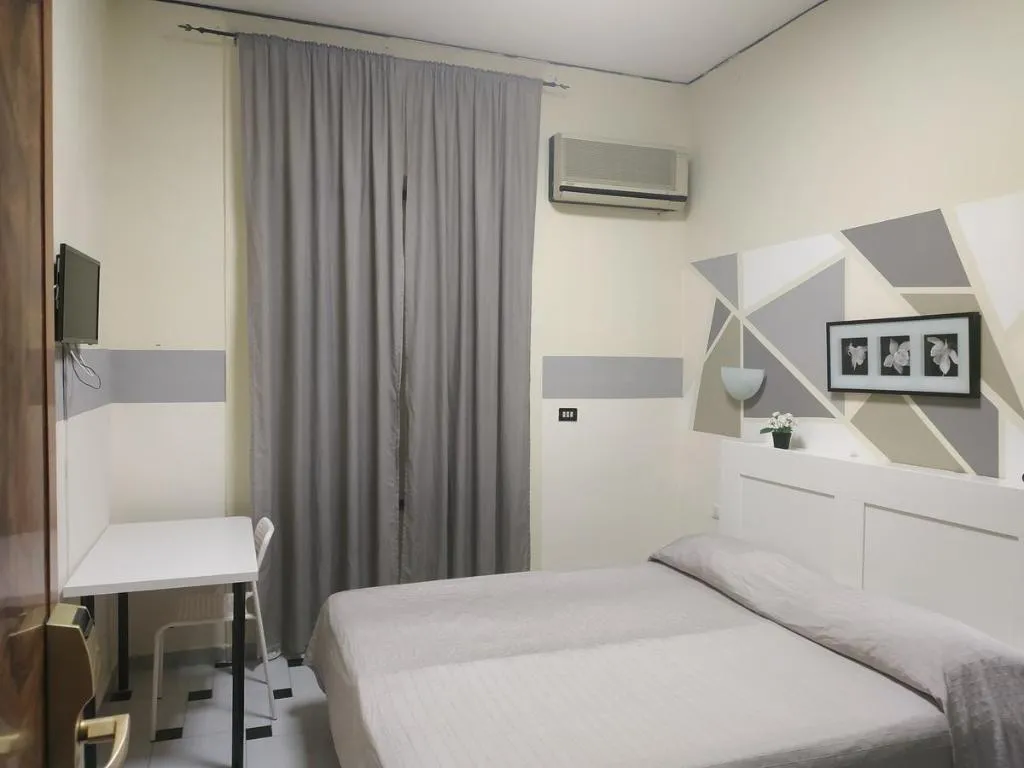 Double or Twin STANDARD Room, Luna Rossa, Naples