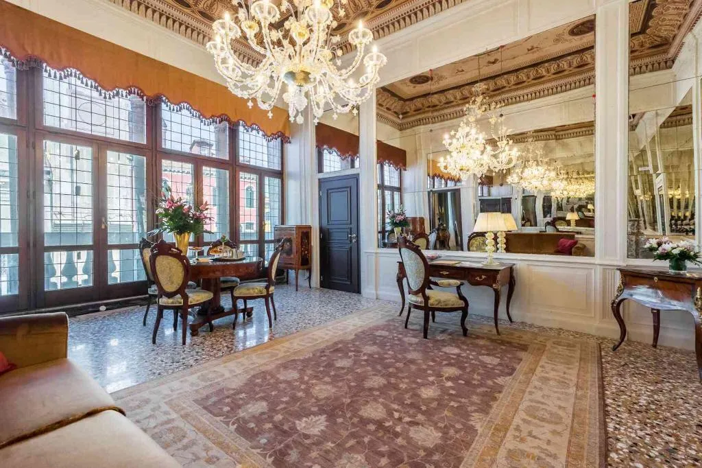 SUITE CANAL VIEW Room, Nani Mocenigo Palace, Venice