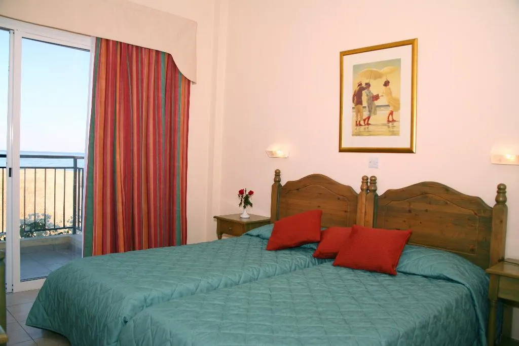 APARTMENT PARTIAL OCEAN VIEW TWO BEDROOMS Room, Akamanthea Holiday Village, Cyprus