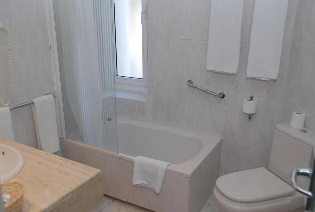 Double or Twin WITH TERRACE Room, El Castell Hotel, Barcelona