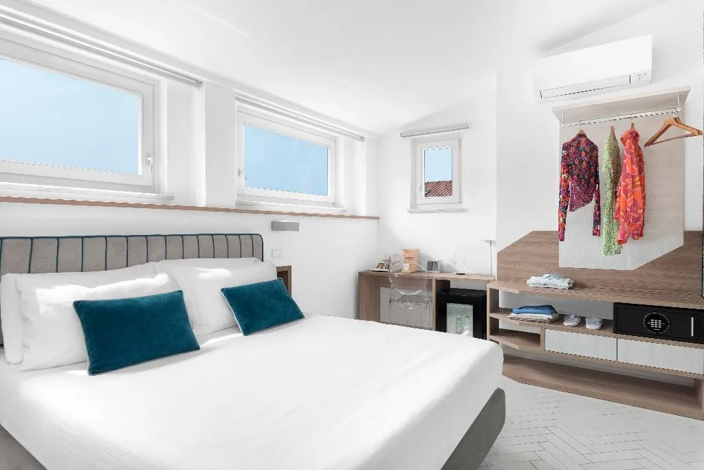 DOUBLE SUPERIOR ONE BEDROOM Room, Palazzo Tasso, Naples