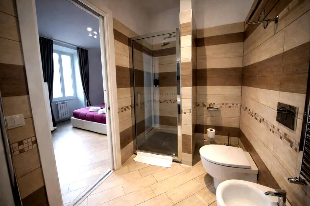 DOUBLE SINGLE USE STANDARD Room, Rome Central Rooms, Naples