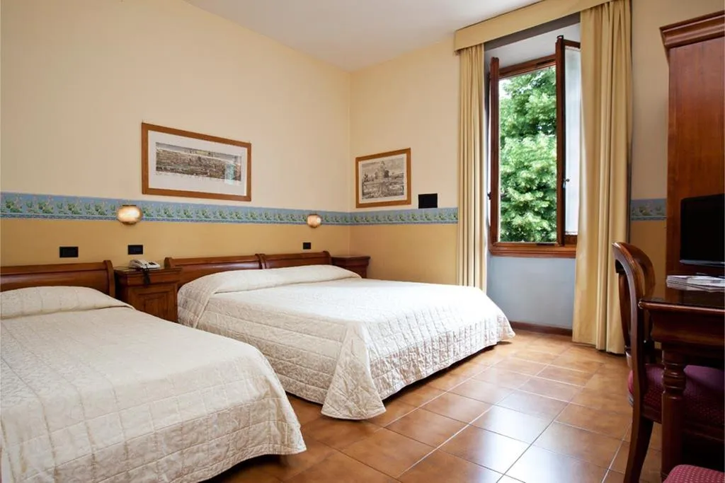TRIPLE ECONOMY Room, iH Hotels Firenze Select, Florence
