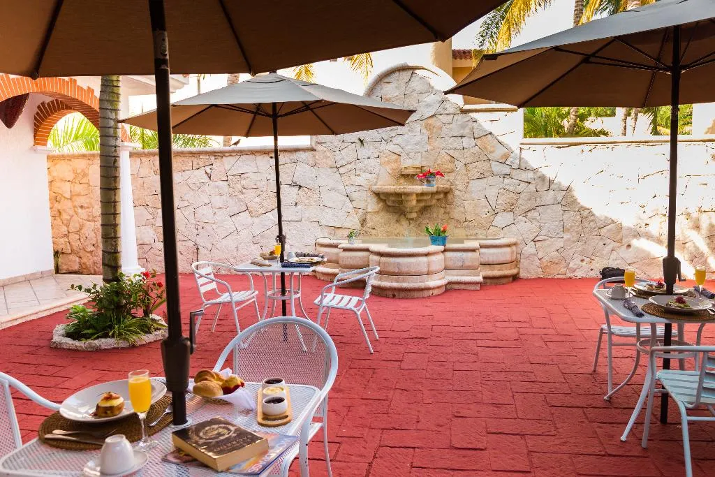 Terrace, Chez Waffle Hotel, Cancun Area