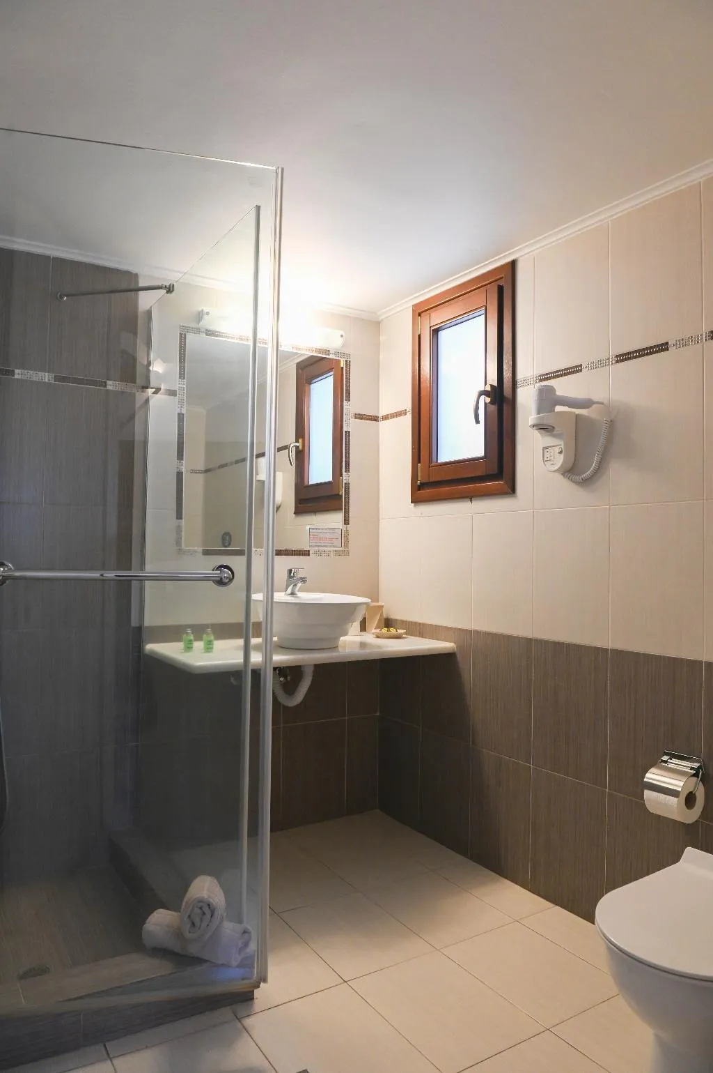 QUADRUPLE STANDARD Room, Amerisa Suites, Santorini