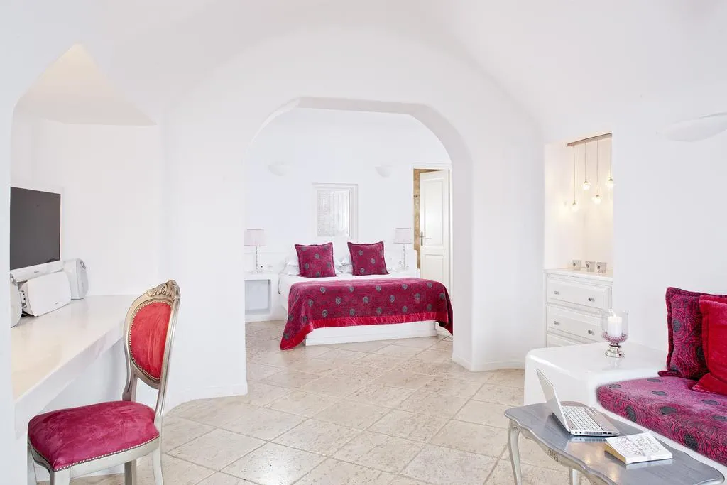 SUITE STANDARD Room, Above Blue Suites, Santorini