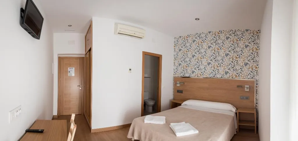 DOUBLE STANDARD Room, San Antonio, Madrid