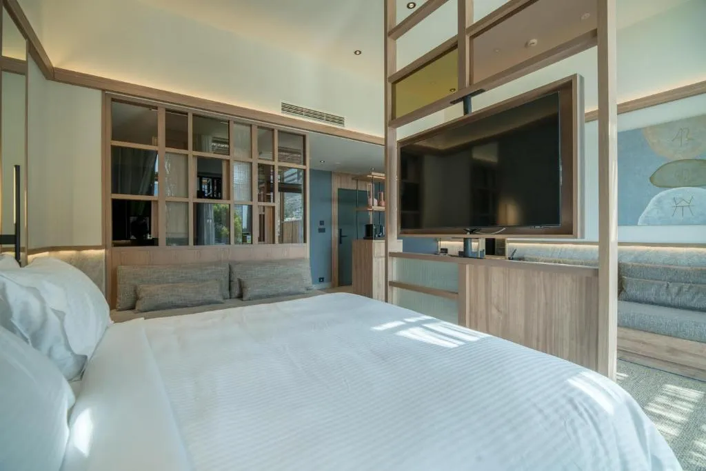 JUNIOR SUITE WITH JACUZZI Room, King Minos Retreat Resort and Spa, Crete