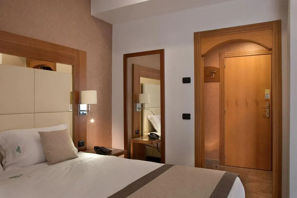 DOUBLE SUPERIOR Room, American Hotel, Naples