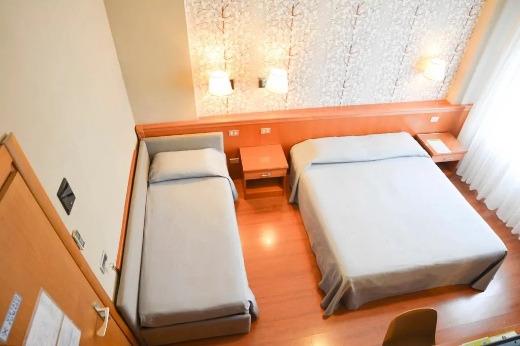 TRIPLE STANDARD Room, Eco Hotel Milano & Bioriso Restaurant, Milan