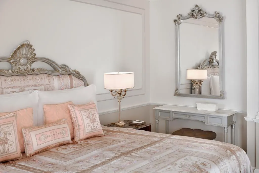 JUNIOR SUITE STANDARD Room, Palazzo Versace Dubai, Dubai