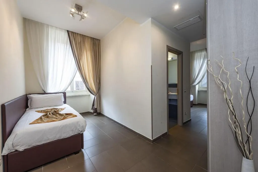 Double or Twin SUPERIOR Room, California, Rome