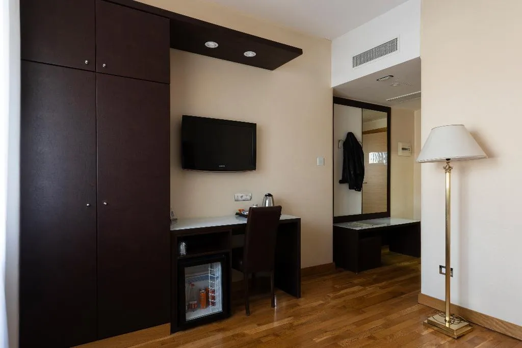 Double or Twin STANDARD Room, Royal Caserta Hotel, Naples
