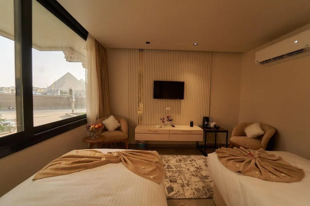 Room, Gold's Pyramids Hotel, Cairo