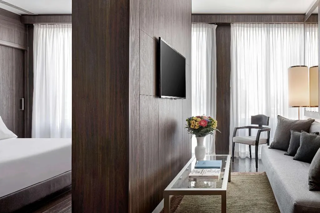 SUITE WITH TERRACE Room, Hyatt Centric Milan Centrale, Milan
