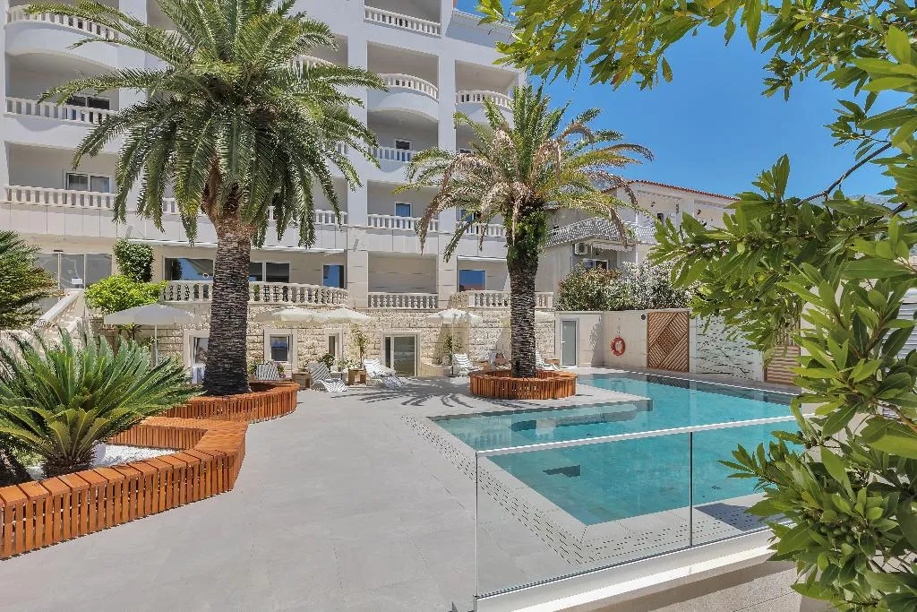 Pool, Laurentum, Split