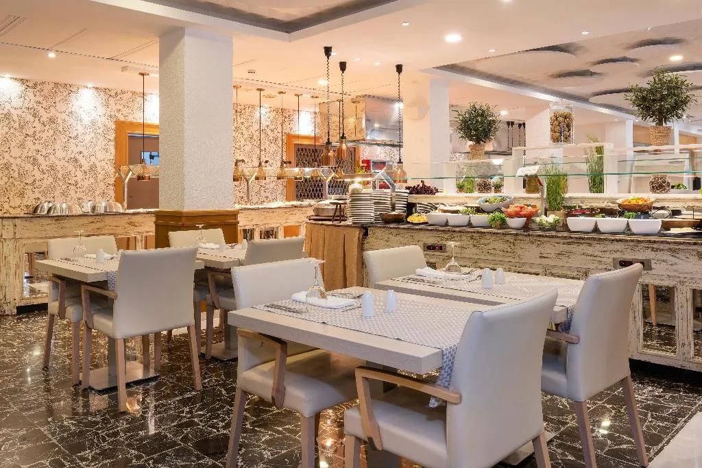 Restaurant, Valentin Reina Paguera - Adults only, Majorca