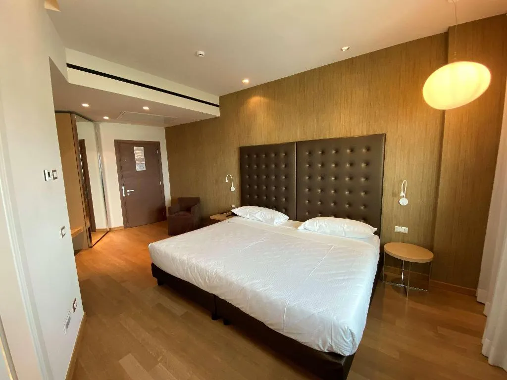 Room, Devero Hotel & Spa, BW Signature Collection, Milan