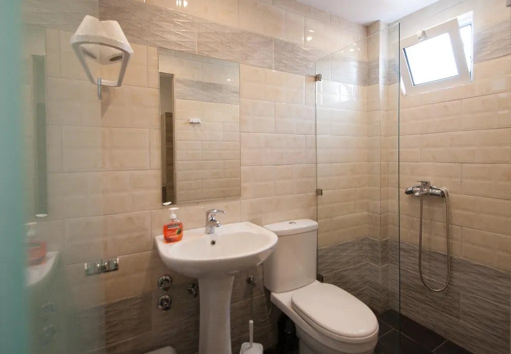 Double or Twin STANDARD Room, Pension Avocado, Skiathos