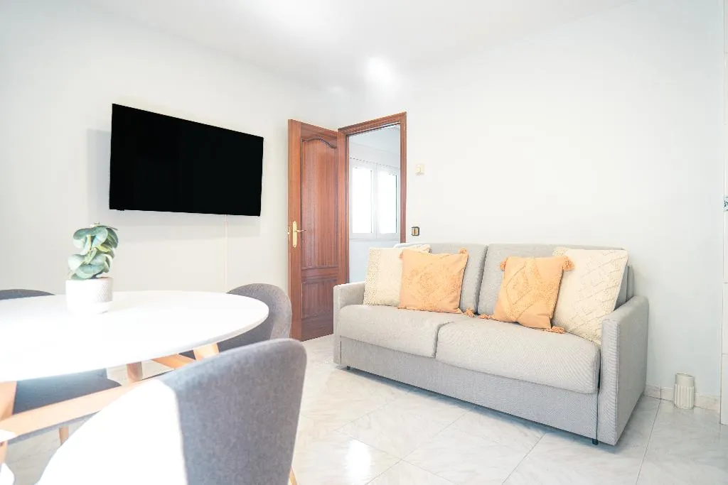 APARTMENT TWO BEDROOMS ONE BATHROOM Room, Smartr Chueca, Madrid