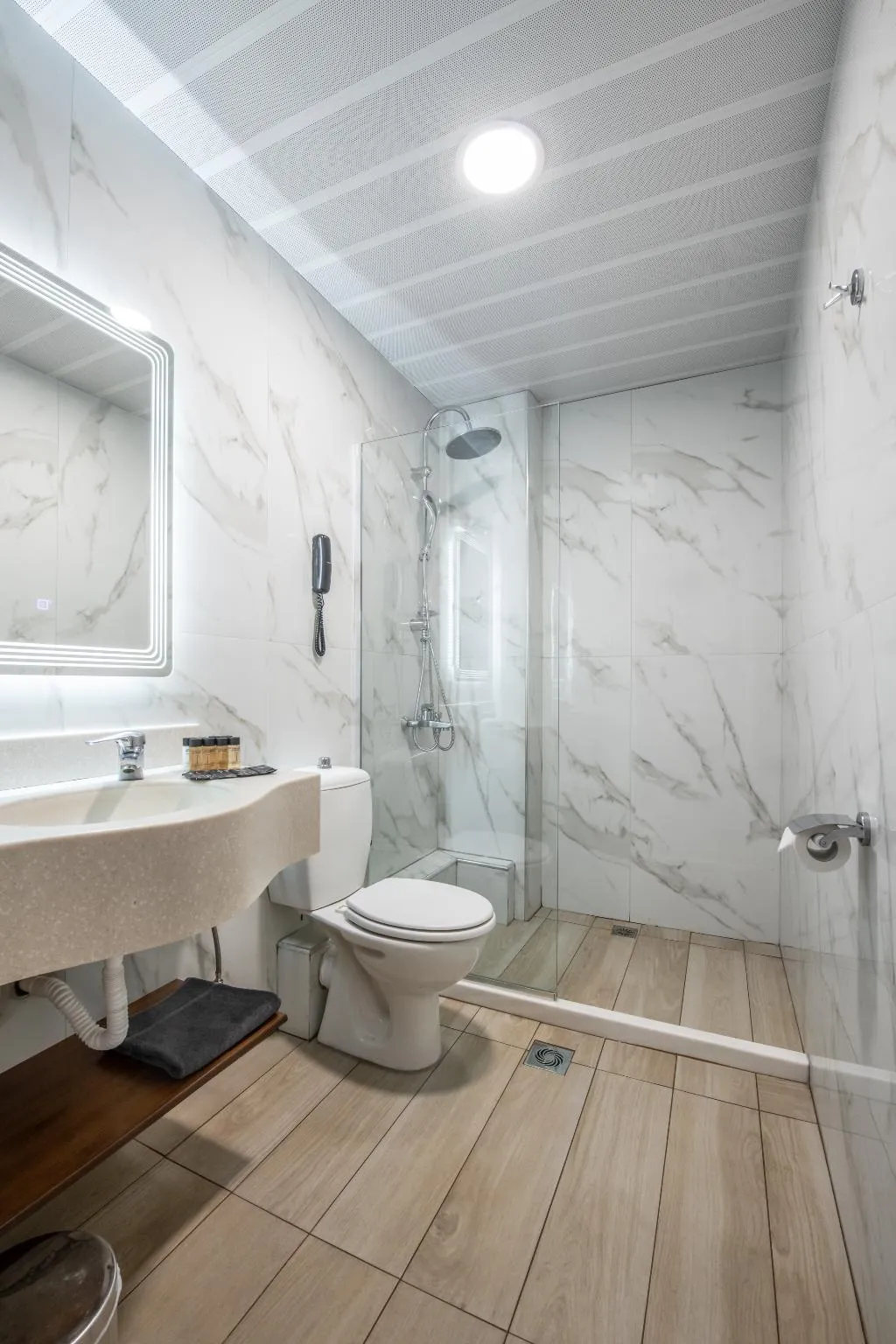 QUADRUPLE STANDARD Room, Golden City, Athens