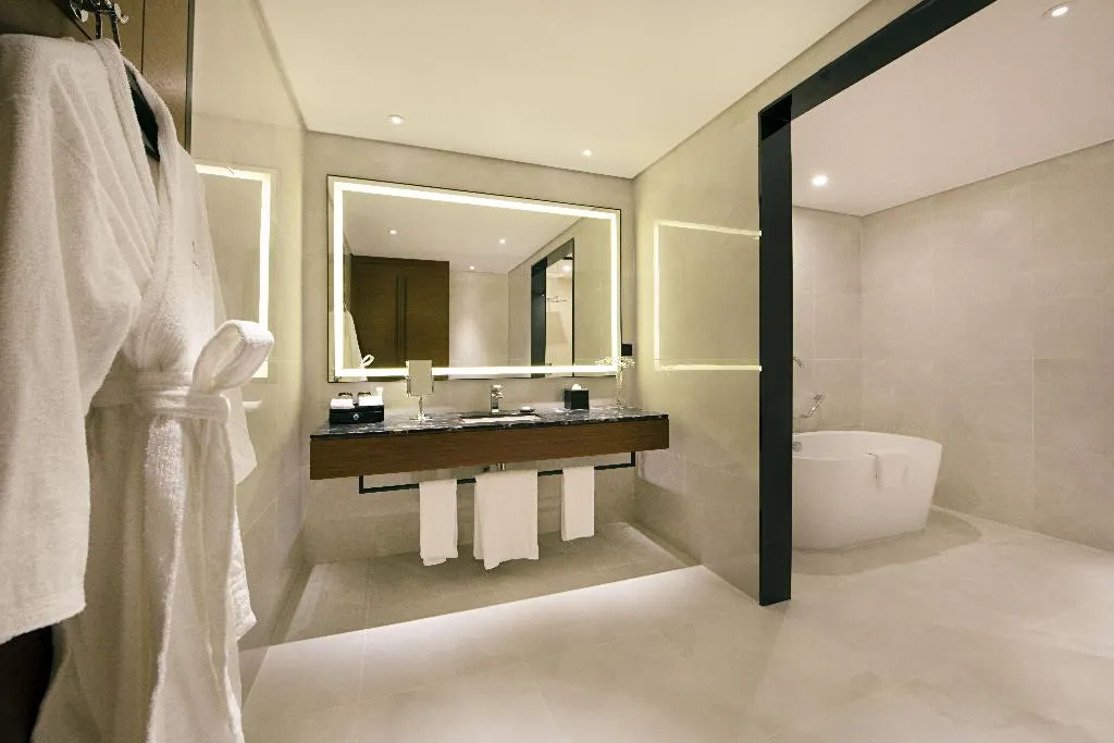 Double or Twin SUPERIOR Room, Asiana Grand Hotel, Dubai