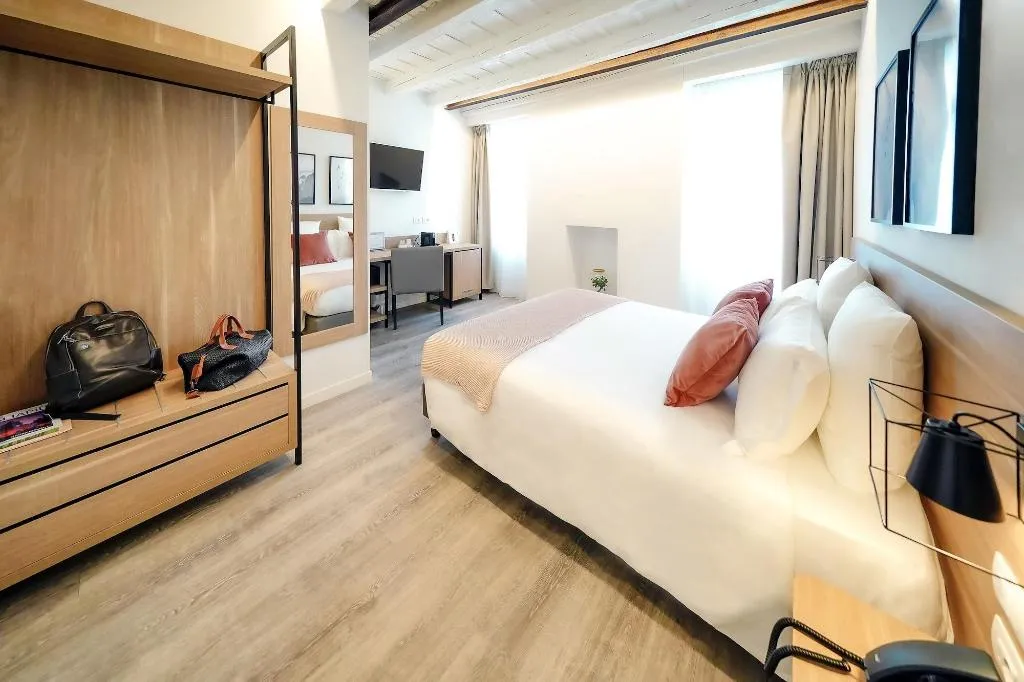 Room, Bergamo Inn 15, Milan