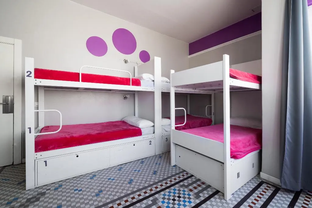 Bed in dormitory CAPACITY 6 WITH SHARED BATHROOM Room, Purple Nest, Valencia