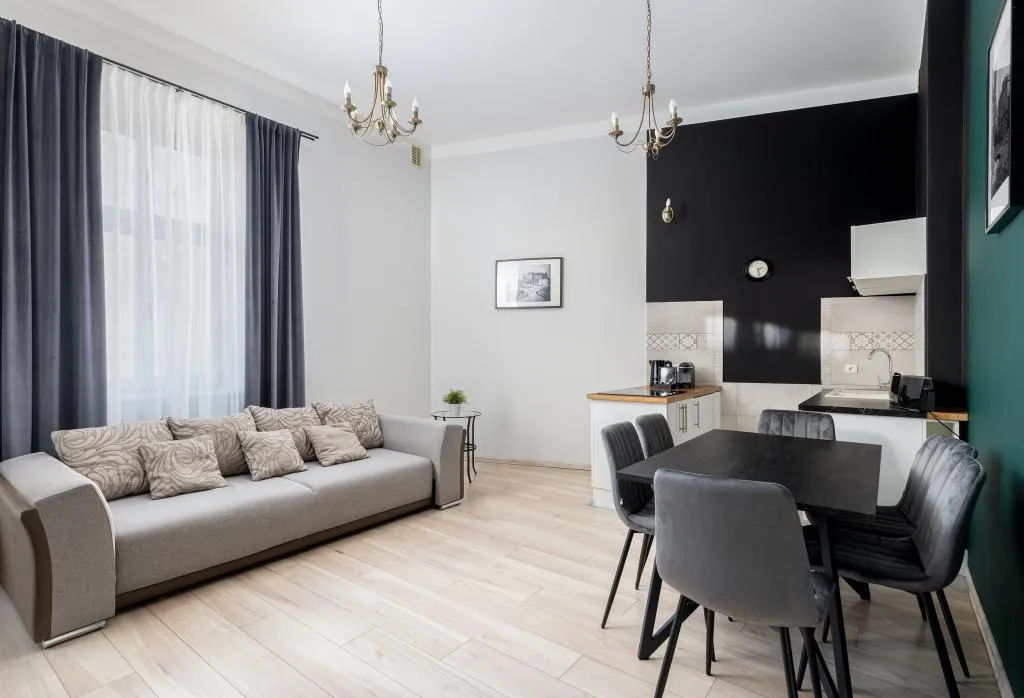APARTMENT DELUXE WITH BALCONY Room, Erasmus Student Apartments - Krakow Old Town, Krakow