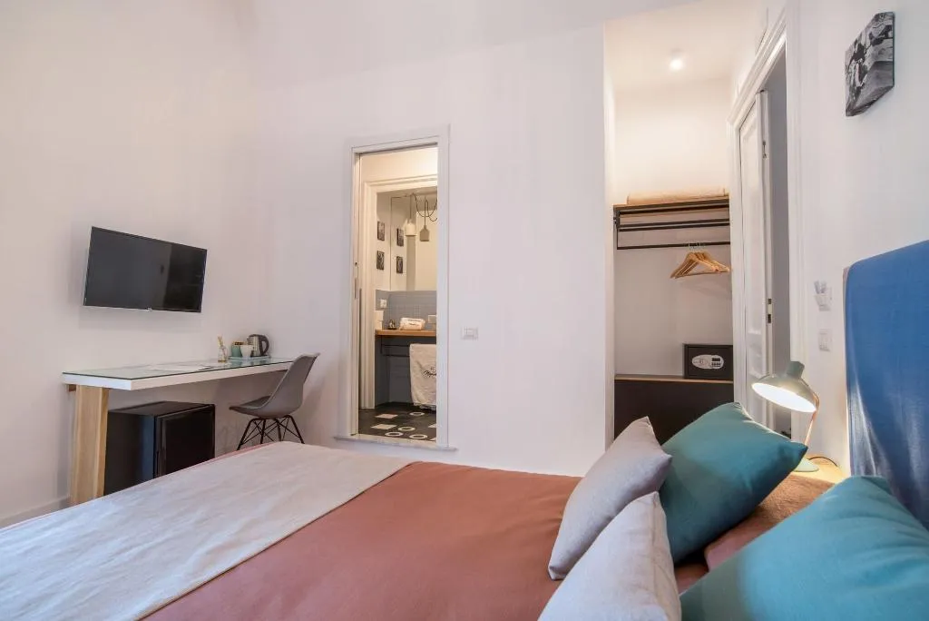 Room, Napoliamo Guest House, Naples
